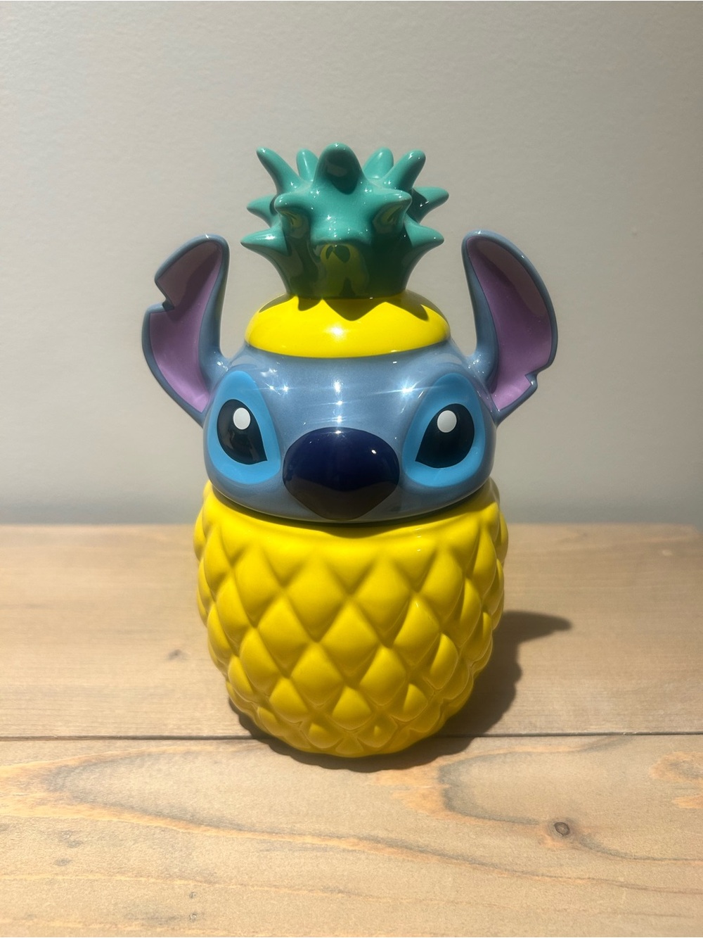 Disney Parks Lilo & Stitch Pineapple Scented Candle – Like New